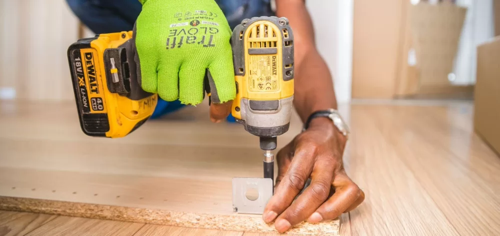 home repairs projects craftsmen handymen switzerland saving tips