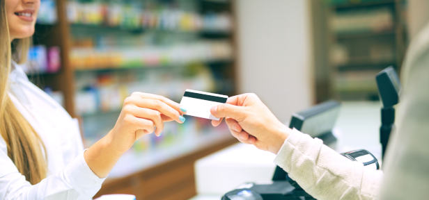 Retirer de l'argent liquide aux caisses - moneyland.ch