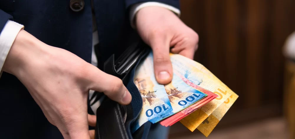 find money switzerland